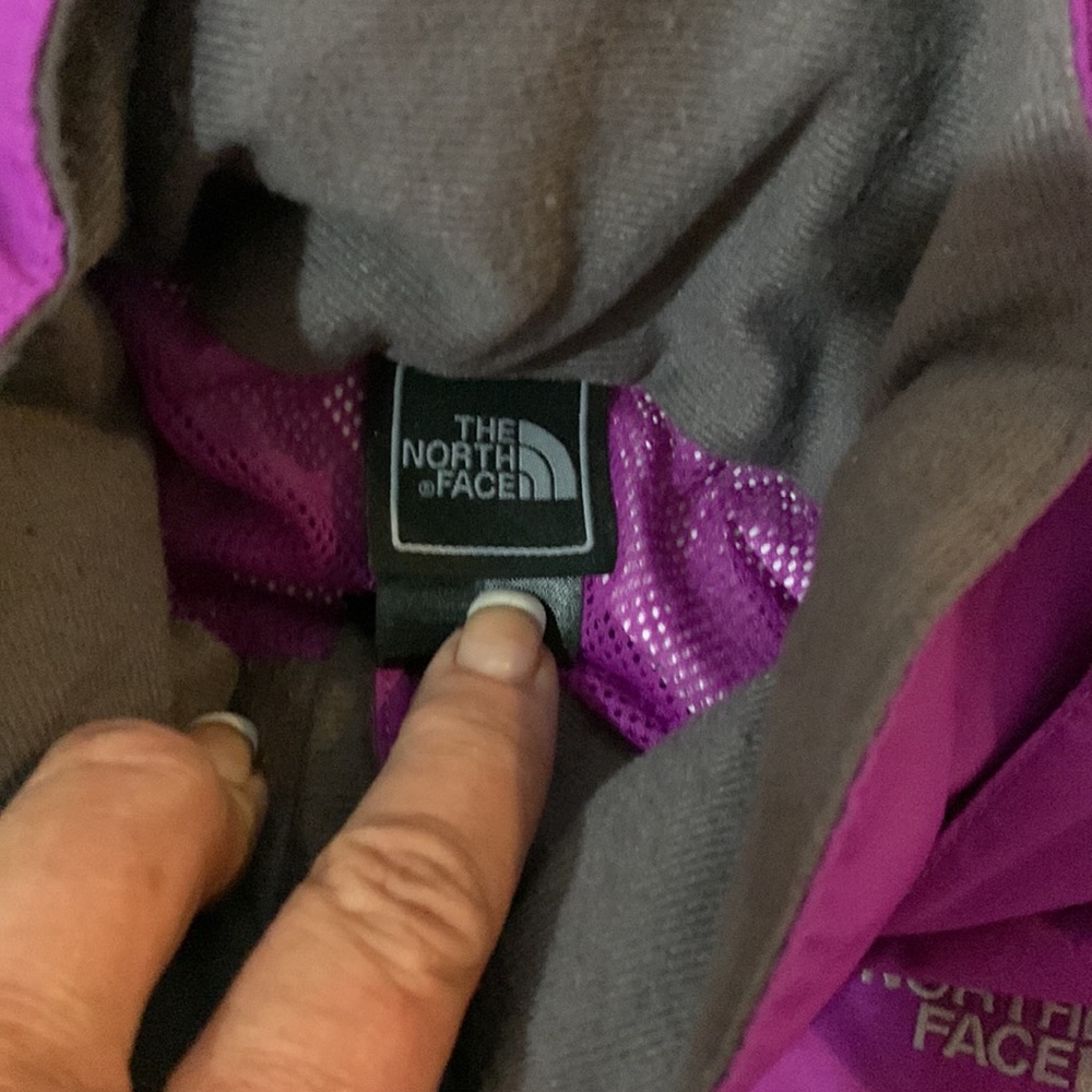 The North Face Magenta Hyvent hooded jacket sz XS - Picture 3 of 5